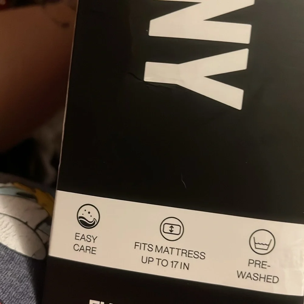 DKNY Full Sheet Set -